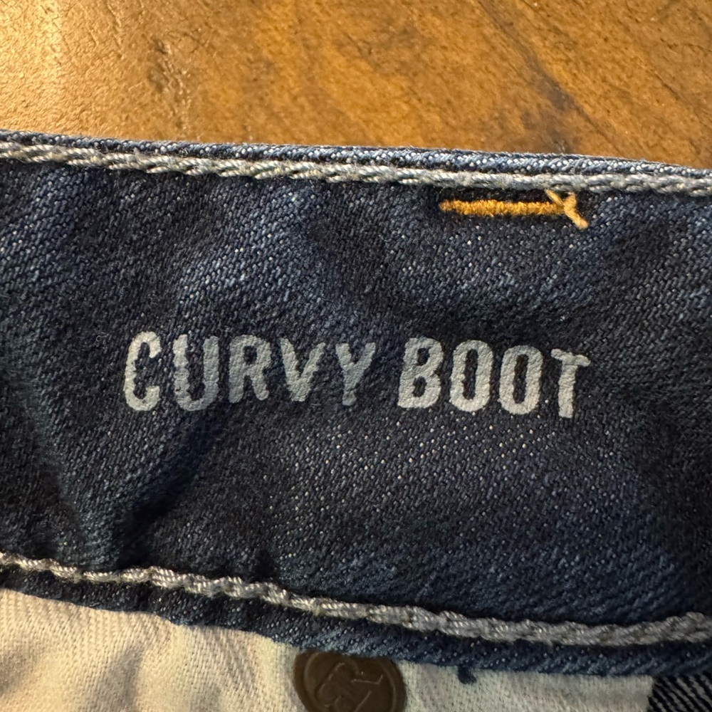 Curvy Boot Jeans - Picture 8 of 10